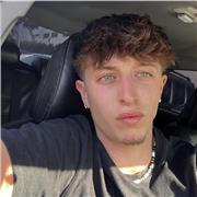 Estudiante de doble grado en turismo y administración de empresa con nivel avanzado de inglés y experiencia previa.